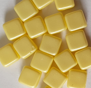 2-Loch Quadrat 6mm Alaba Yellow 50St