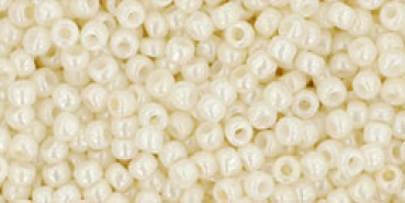 Toho 3,0mm (0122) Opak Luster Navajo White ca19g