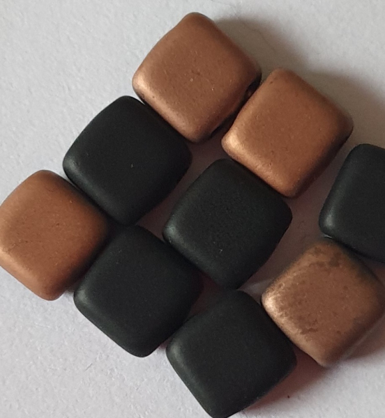 2-Loch Perle Quad 6mm Jet Fr Cap Gold 30St