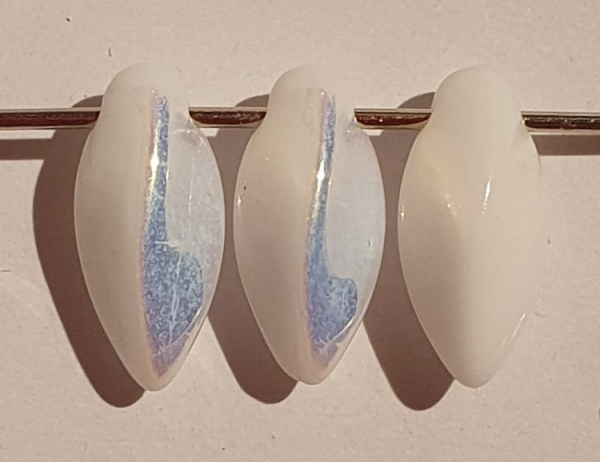 Tropfen 12x6 4-kant twist White Alabaster AB 300 St.