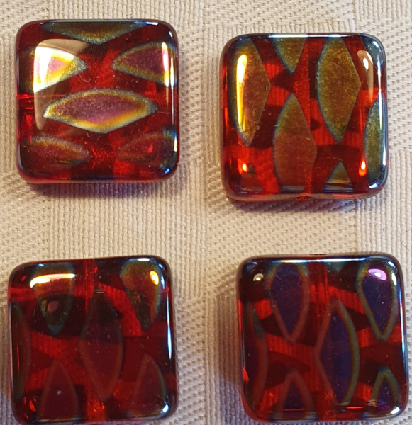 Glasperle Quadrat Rot Lüster 4 St.