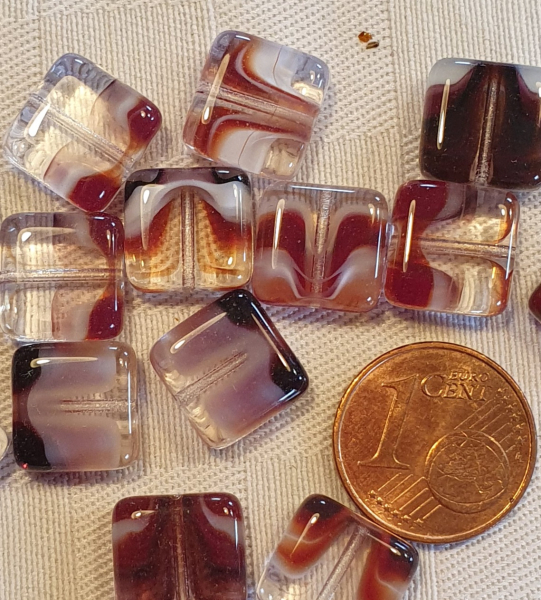 Glasperle Quadrat Rot marmor 7St.