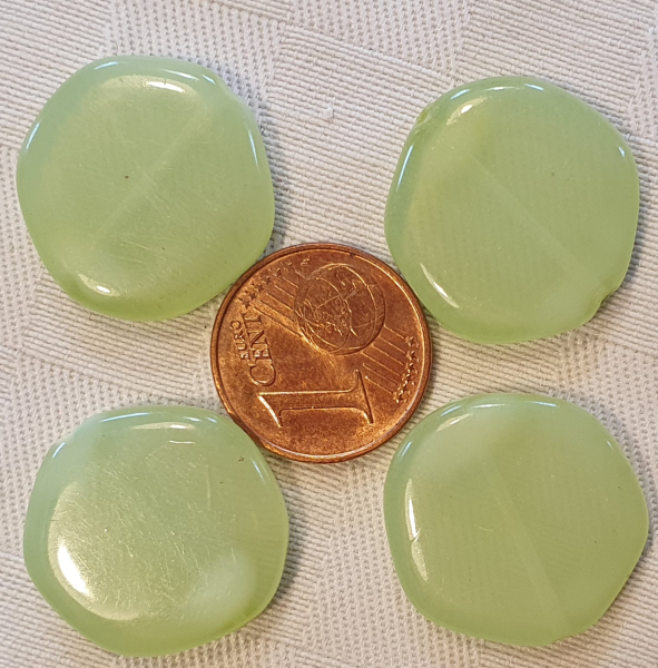 Glasperle hellgrün, 4 St.