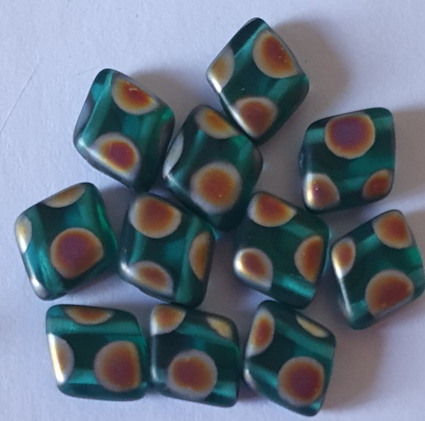 Glasperle Raute 6mm 2-Loch emerald Peacock Frost 180 St.