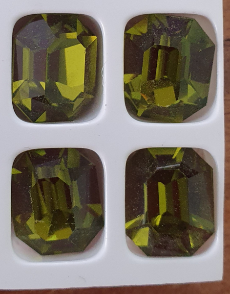 Preciosastein Octagon 12x10mm Olivine