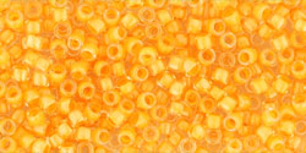 Toho Treasure (0962) 11/0 IC Cry/ Peach Lin ca7g